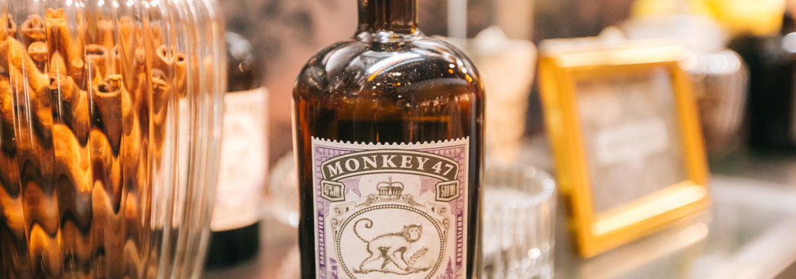 Monkey47: GinTomic zu Besuch im Schwarzwald